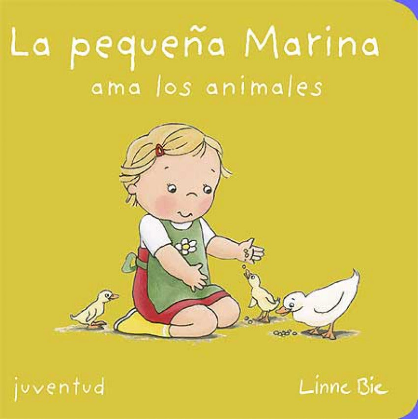 La pequeña marina ama los animales